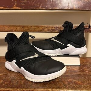 Nike Lebron Soldier XII TB Mens Black & White Basketball Shoes Athletic Sneakers